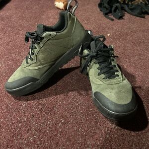 Evolv Women’s Approach Shoes